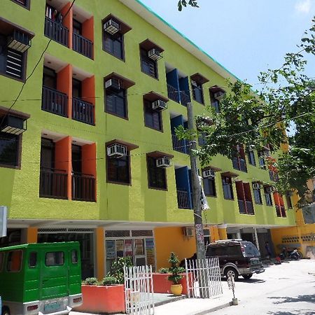 Big M Condotel Las Piñas Dış mekan fotoğraf