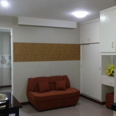 Big M Condotel Las Piñas Dış mekan fotoğraf