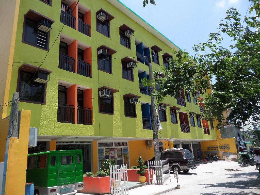 Big M Condotel Las Piñas Dış mekan fotoğraf